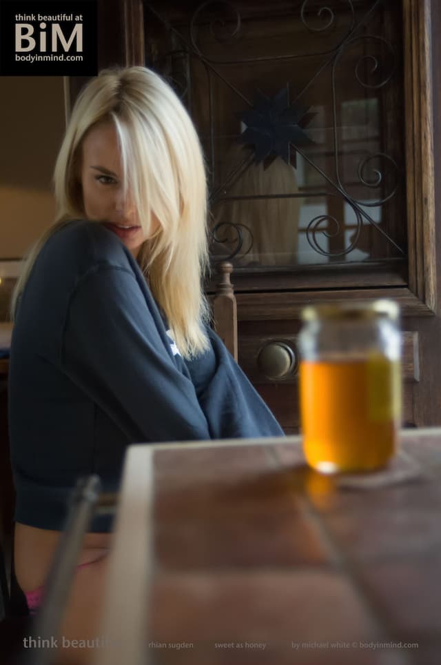 "Sweet Seduction: Rhian Sugden's Honeyed Beauty Revealed" - Image 2