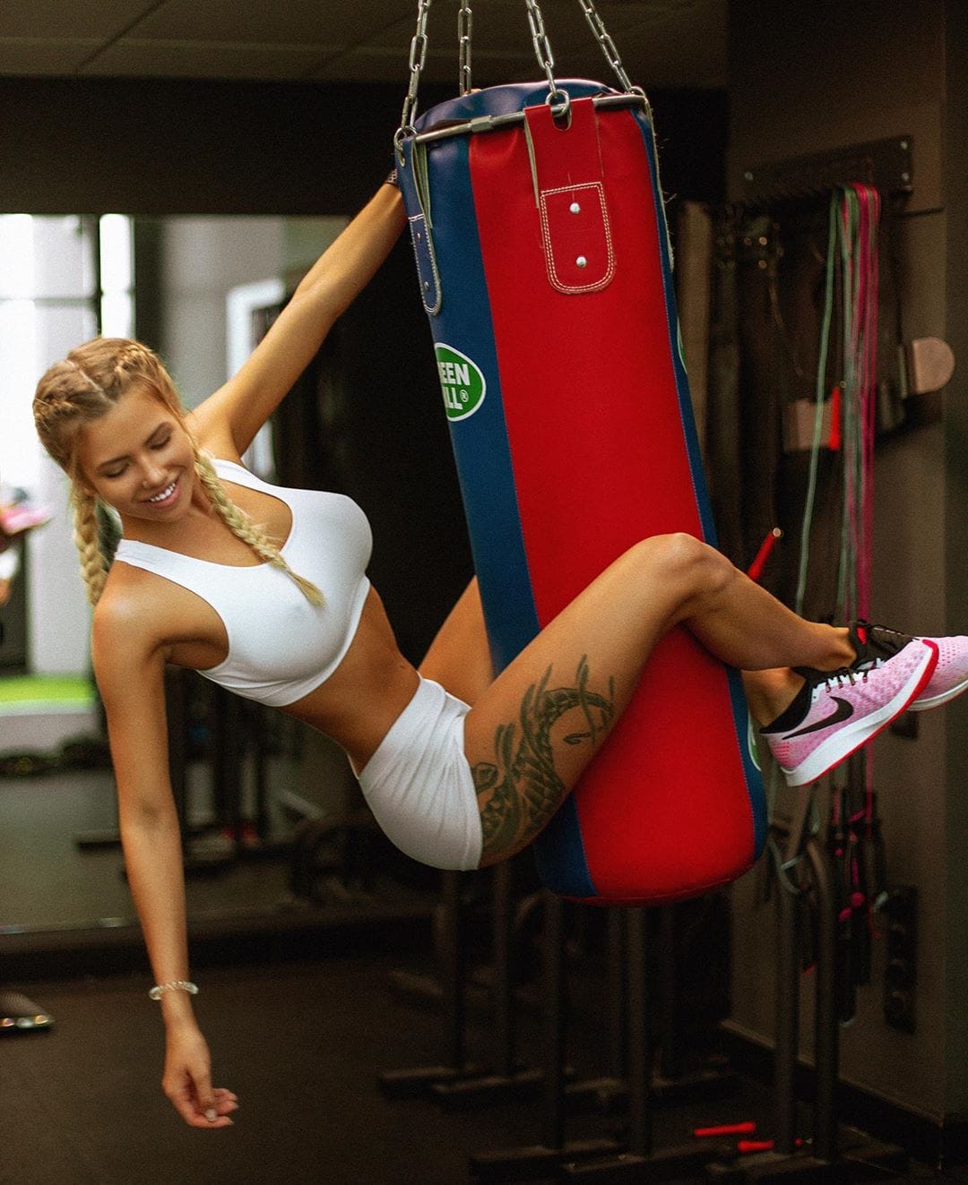 Nata Lee's Stunning Natural Beauty Revealed - Image 2