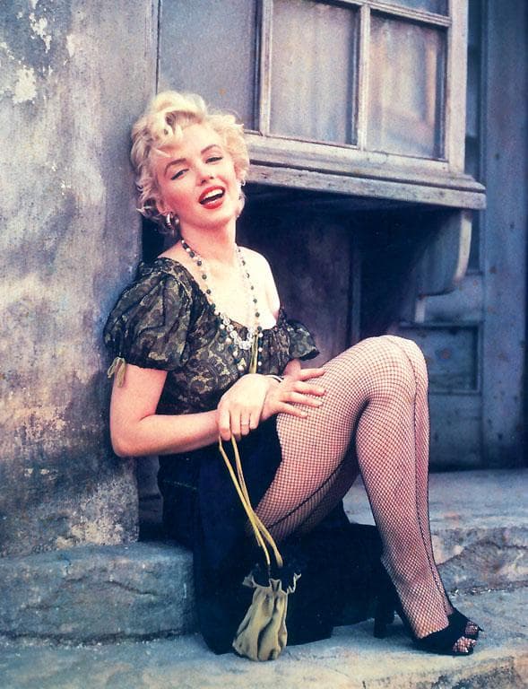 "Marilyn Monroe: Timeless Nude & Glamour Photo Collection" - Image 2