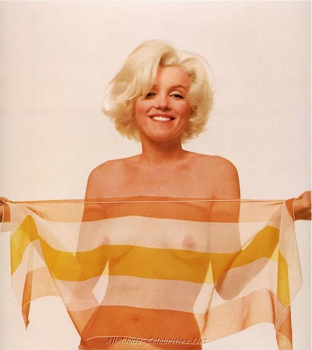 "Marilyn Monroe: Timeless Nude & Glamour Photo Collection" - Image 37