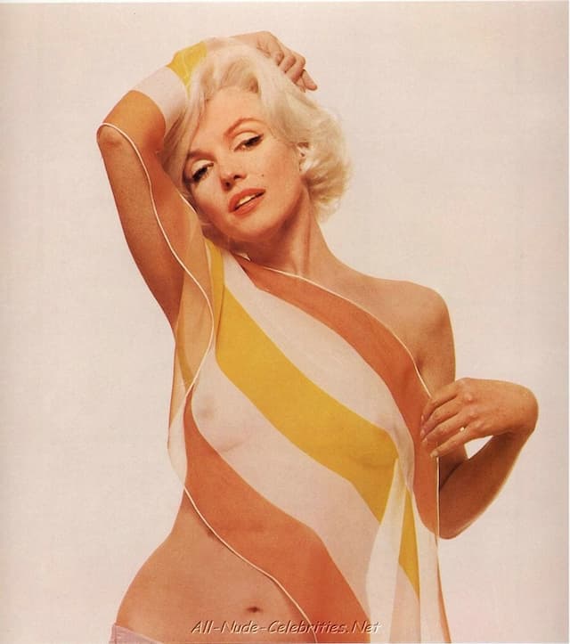 "Marilyn Monroe: Timeless Nude & Glamour Photo Collection" - Image 38
