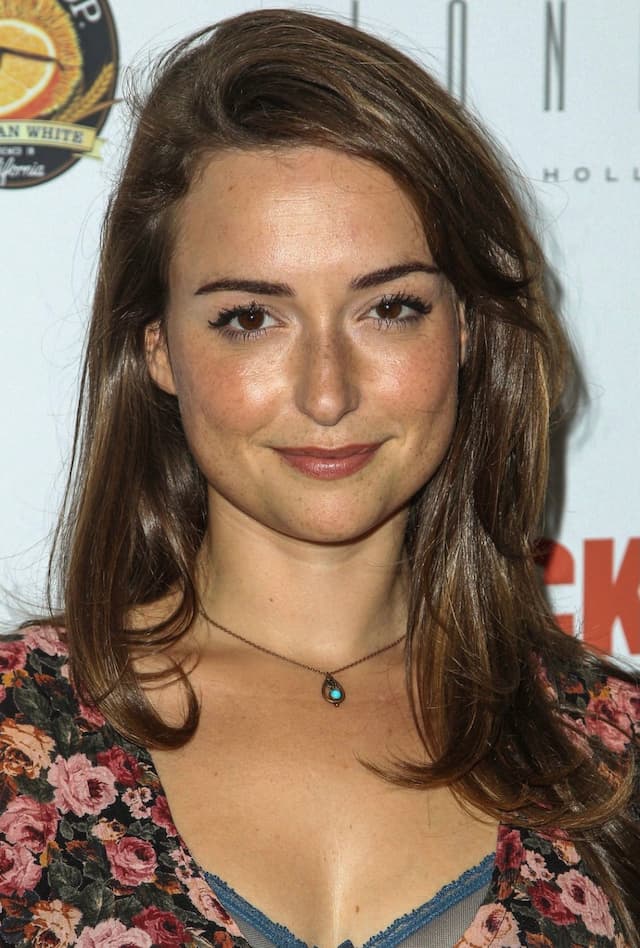Milana Vayntrub: Les Meilleures Images de Profil de la Modèle et Actrice - Image 13
