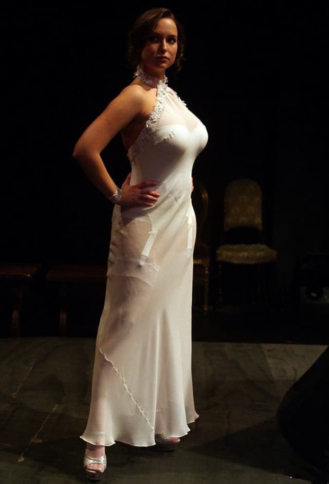 Milana Vayntrub: Les Meilleures Images de Profil de la Modèle et Actrice - Image 8