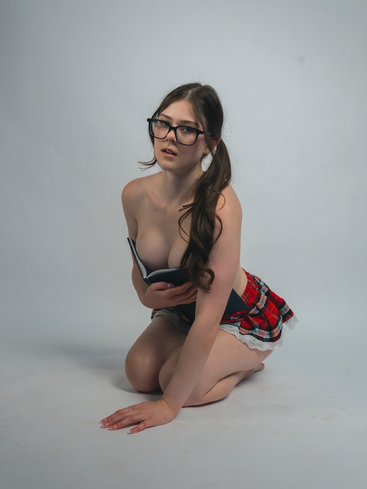 Shayna Loren: Best Profile Images of the Famous Model and Actress - Image 6