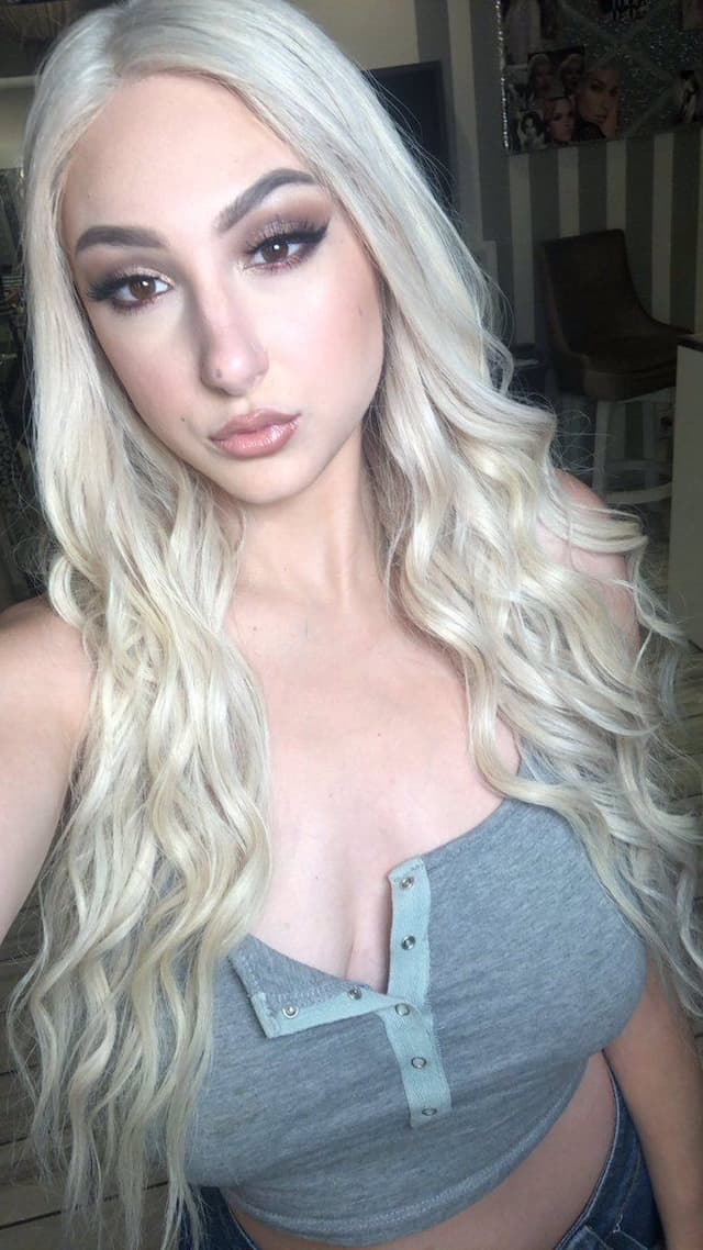 Skylar Vox: Best Profile Images of the Famous Model and Actress - Image 12